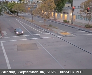 SR-123 : AT STANFORD AV Looking East live camera view