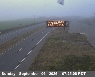 US-101 : South Of SR-36 - Looking North (C013) live camera view