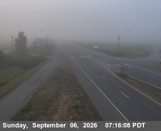 US-101 : South Of SR-36 - Looking South (C013) live camera view