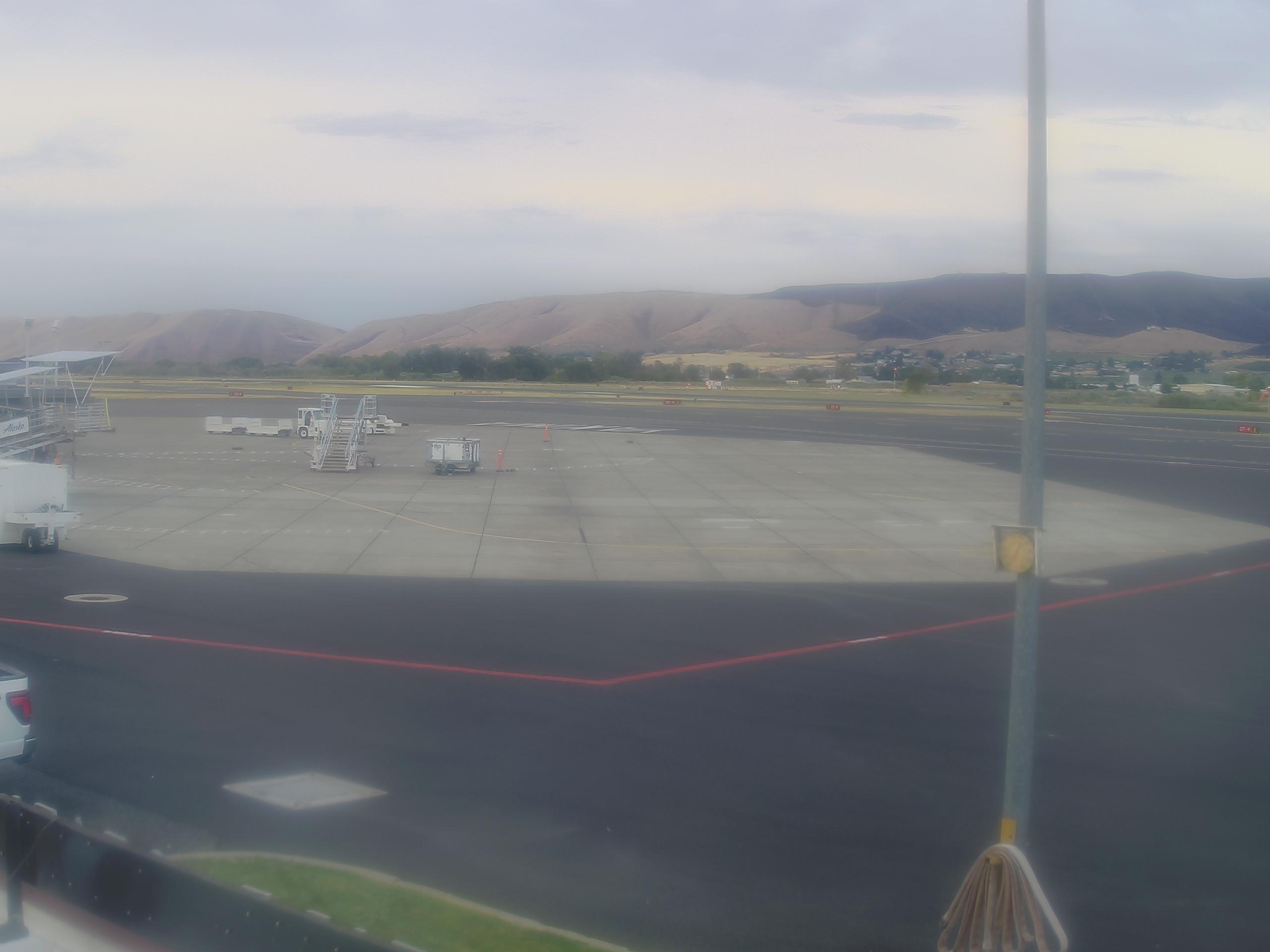 Yakima Air Terminal/McAllister Field live camera view