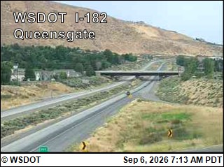 I-182 at MP 2.38: Queensgate Avenue live camera view
