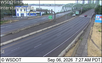 I-5 at MP 0.32: Interstate Bridge live camera view