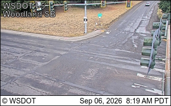 I-5 at MP 21.10: Woodland SB Signal live camera view