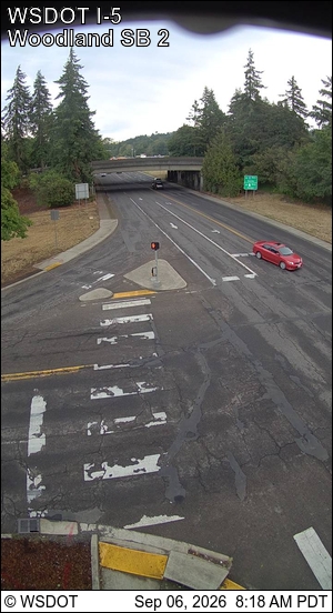 I-5 at MP 21.10: Woodland SB Signal live camera view