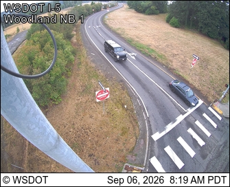 I-5 at MP 21.20: Woodland NB Signal live camera view
