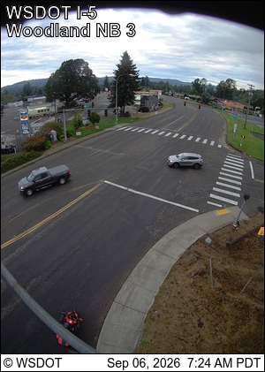 I-5 at MP 21.20: Woodland NB Signal live camera view