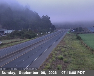 US-101 : North Of SR-36 - Looking South (C003) live camera view