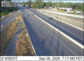I-5 at MP 122.6: Berkeley St live camera view