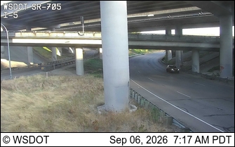 I-5 at 133.7: SB I-705 to NB I-5/SB SR 7, Elevated live camera view