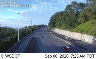 I-5 SB at MP 154.1: Klickitat Dr live camera view
