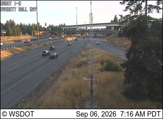 I-5 at MP 189.1: Everett Mall Way live camera view