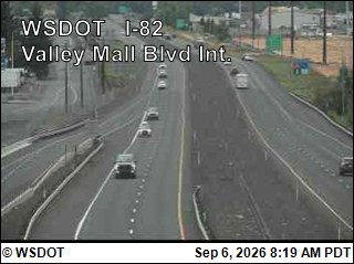 I-82 at MP 36.5: Valley Mall Blvd Interchange live camera view