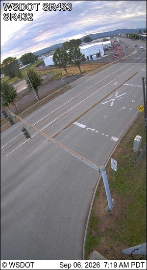SR 433 at MP 0.9: Lewis and Clark Bridge live camera view