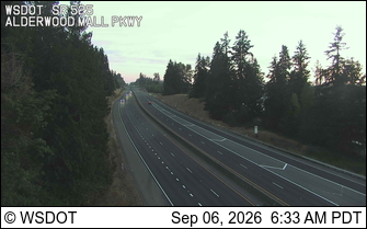 SR 525 at MP 0.9: Alderwood Mall Pkwy live camera view