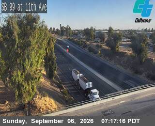 KER-99-AT 11TH AVE live camera view