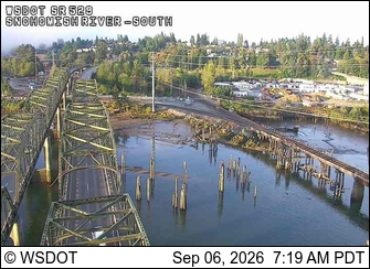 SR 529 at MP 4.1: Snohomish River South live camera view