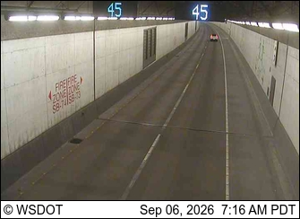 SR 99 at MP 31.8: SB Tunnel, North end live camera view