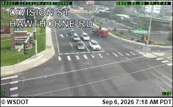 US 395 at MP 165.3: Hawthorne Rd live camera view