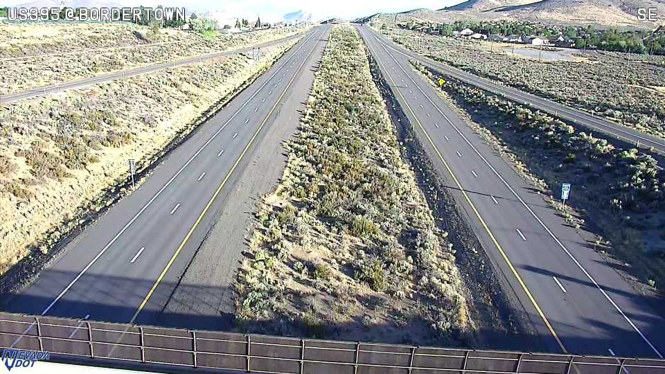 US395 @ Bordertown live camera view
