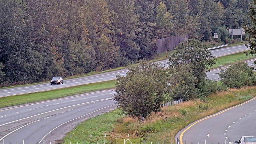 Seward Highway @ Huffman Road MP 120 live camera view