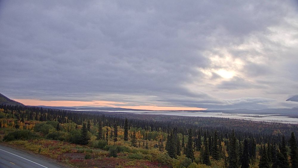 Glenn Highway @ Gunsight Mountain MP 117 live camera view