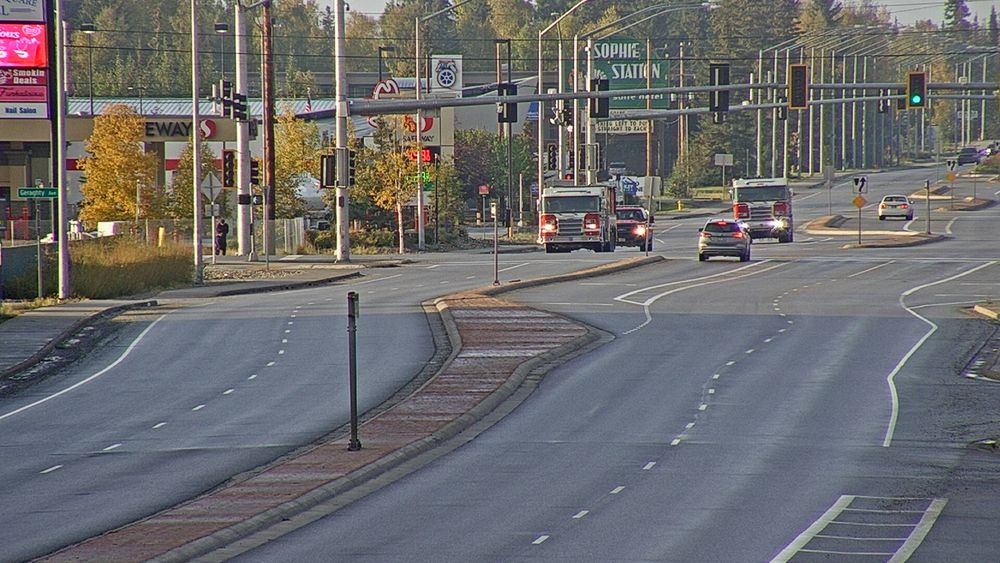 University Avenue @ Chena River Bridge live camera view