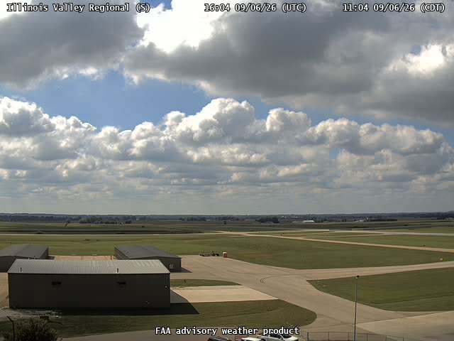 Illinois Valley Regional — South live camera view