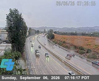 I-405 : (677) North of Burbank Blvd live camera view