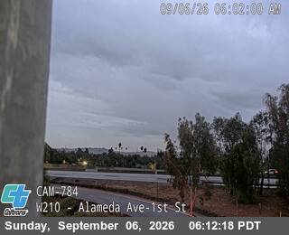 I-210 : (784) Alameda Ave-1st St live camera view