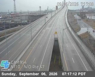 I-710 : (954) North of SR-47 live camera view