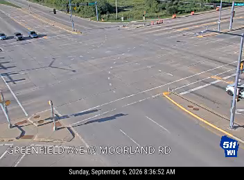 Greenfield Ave at Moorland Rd live camera view