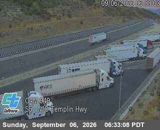 I-5 : (949) N/O Templin Hwy live camera view