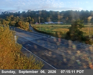US-101 : North Of SR-299 - Looking North (C005) live camera view