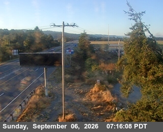 US-101 : North Of SR-299 - Looking South (C005) live camera view