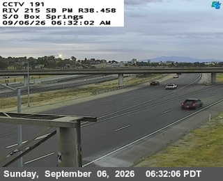 I-215 : (191) s/o Box Springs Road live camera view