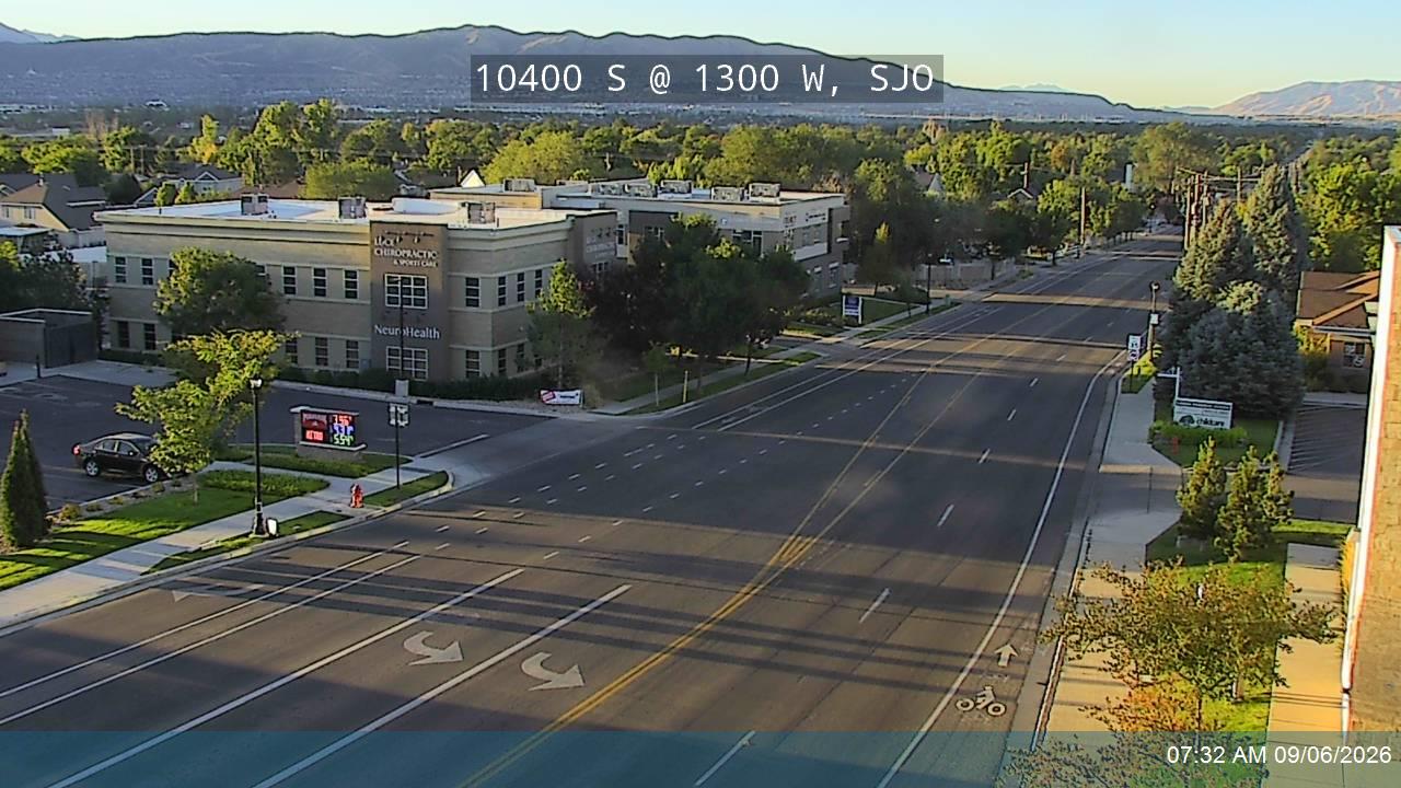 10400 S / South Jordan Pkwy / SR-151 @ 1300 W / Temple Dr, SJO live camera view