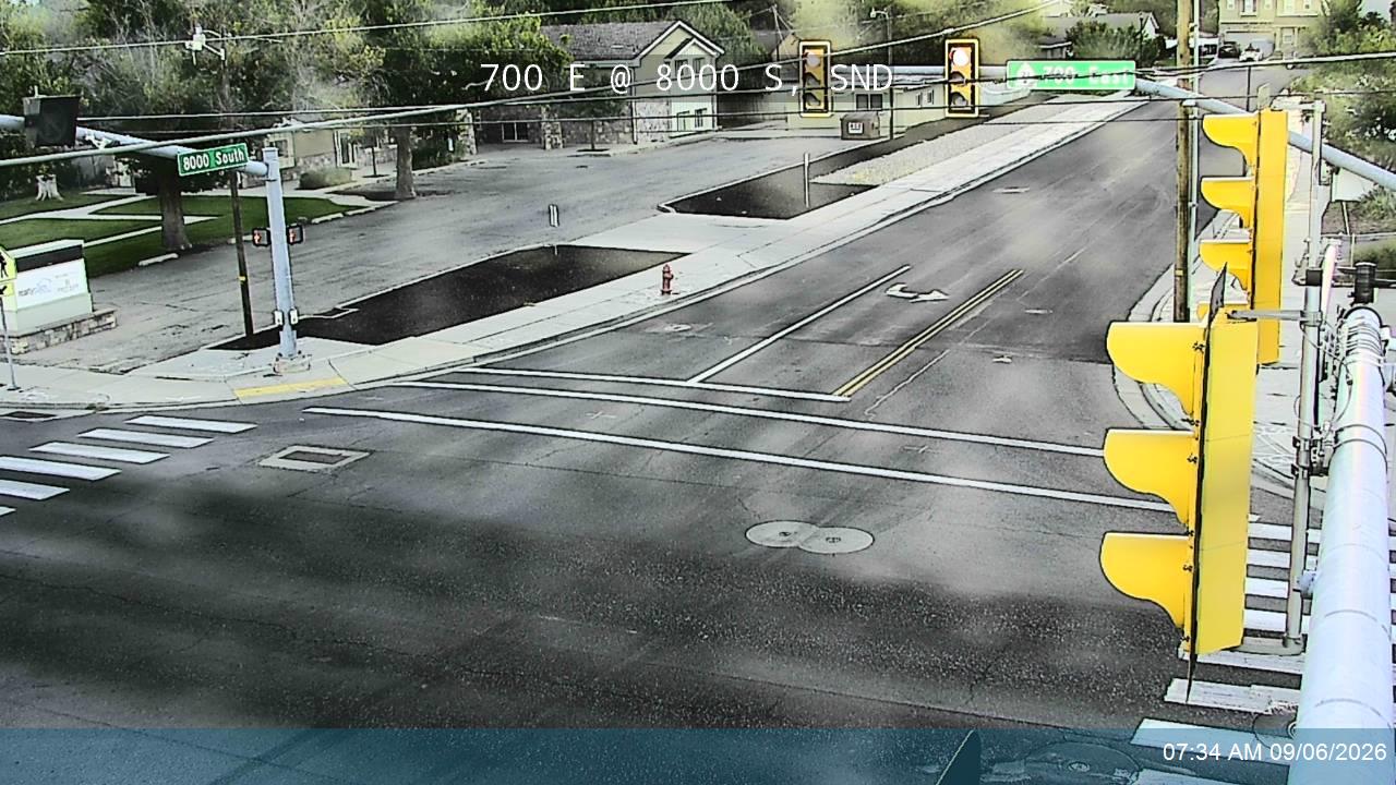 700 E / SR-71 @ 8000 S, SND live camera view
