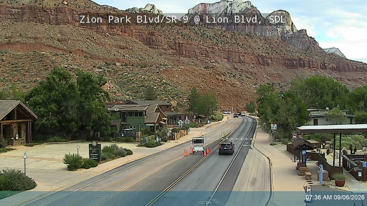 Zion Park Blvd / SR-9 @ Lion Blvd, SDL live camera view