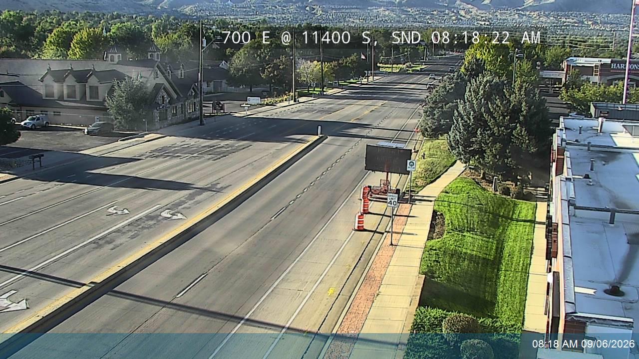 700 E / SR-71 @ 11400 S, SND live camera view