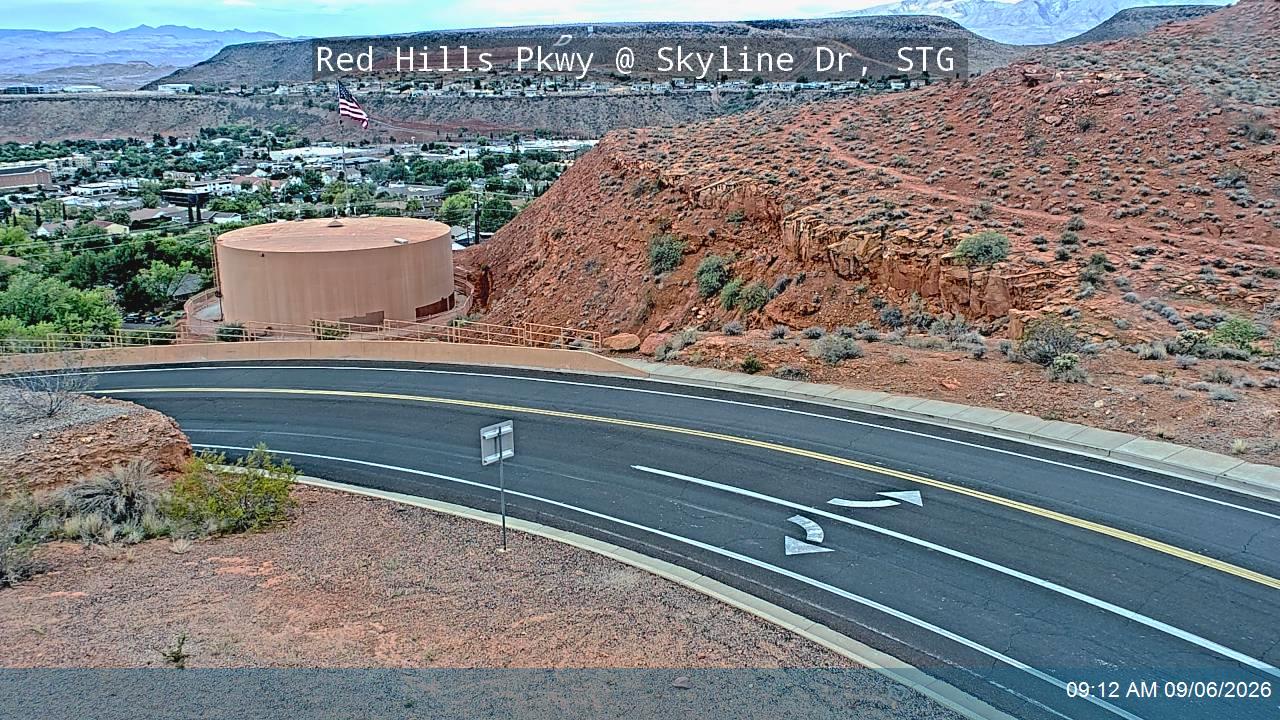 Red Hills Pkwy @ Skyline Dr / 200 E, STG live camera view