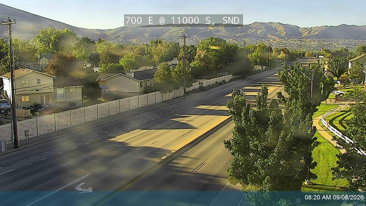 700 E / SR-71 @ 11000 S, SND live camera view