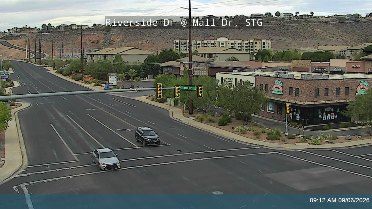 Riverside Dr @ Mall Dr, STG live camera view