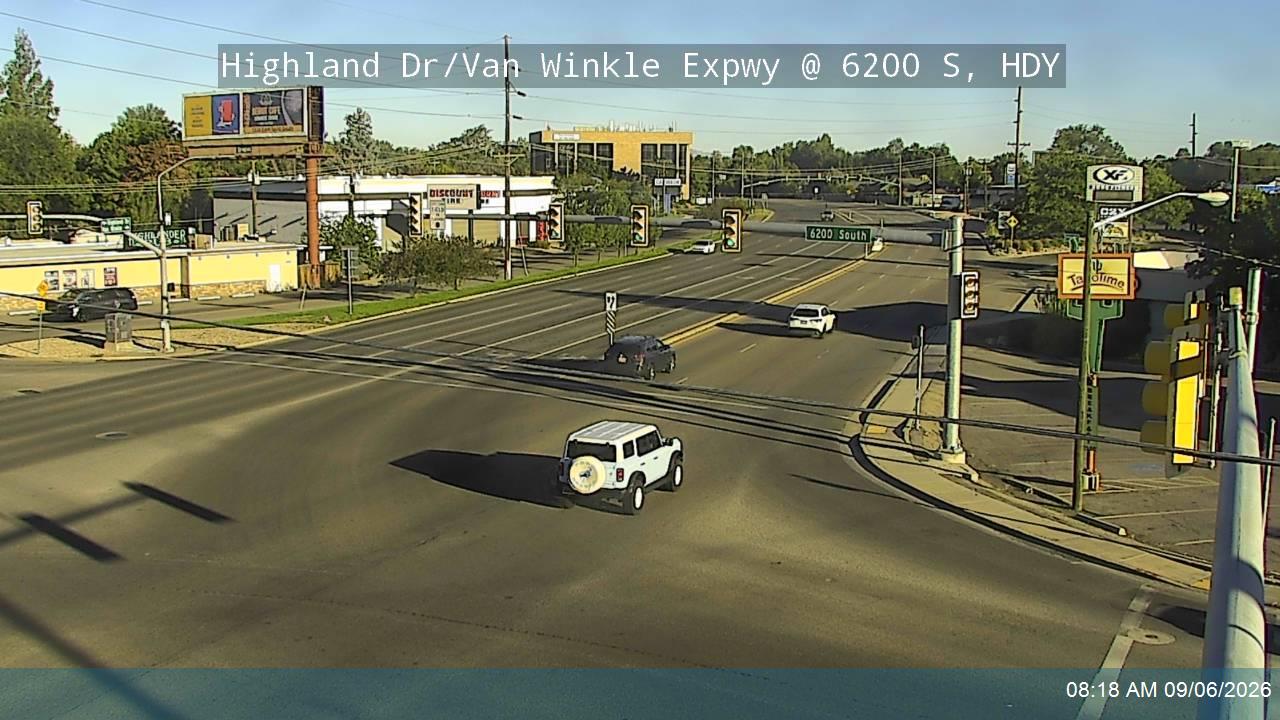 Highland Dr / Van Winkle Expwy / SR-152 @ 6200 S, HDY live camera view