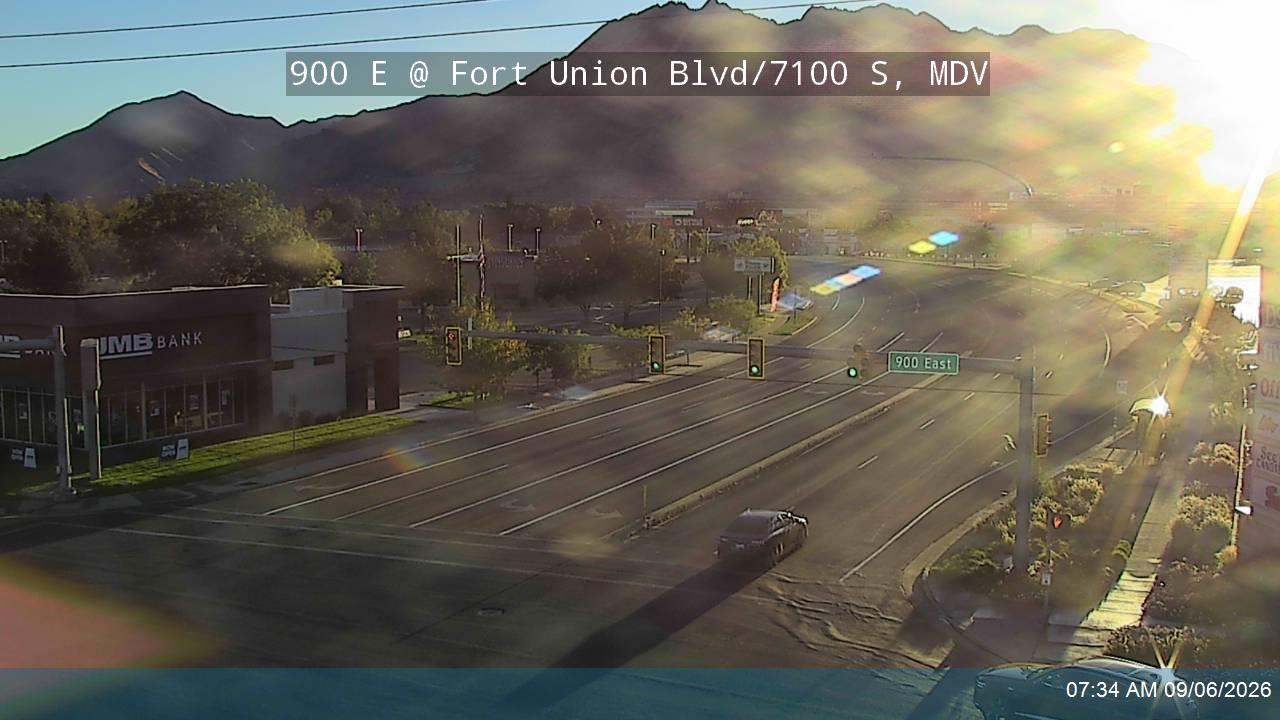 900 E / SR-71 @ Fort Union Blvd / 7100 S, MDV live camera view