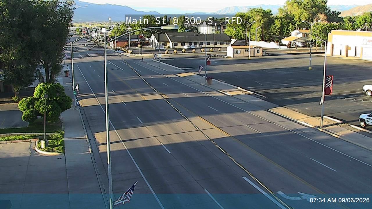 Main St / SR-120 @ 300 S, RFD live camera view