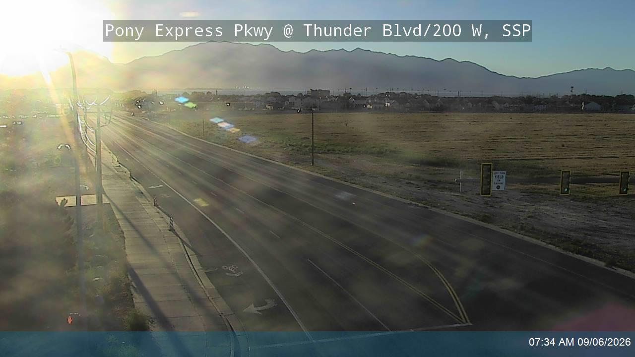 Pony Express Pkwy @ Thunder Blvd / 200 W, SSP live camera view