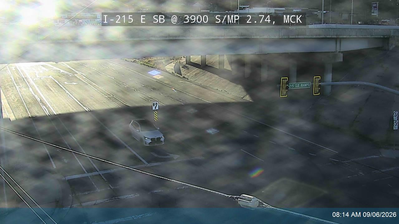 I-215 E SB @ 3900 S / MP 2.74, MCK live camera view