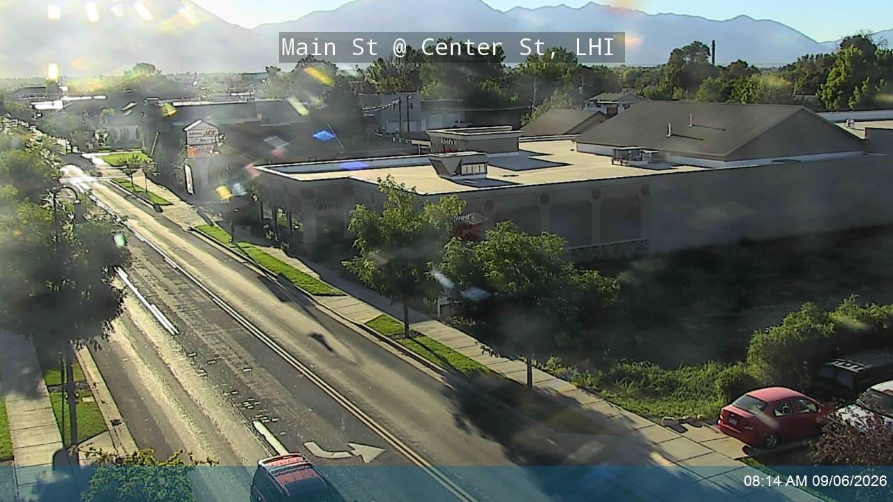 Main St @ Center St, LHI live camera view