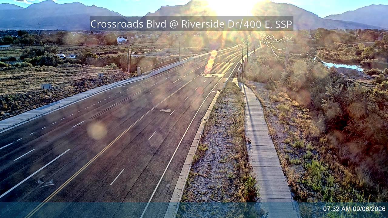 Crossroads Blvd @ Riverside Dr / 400 E, SSP live camera view
