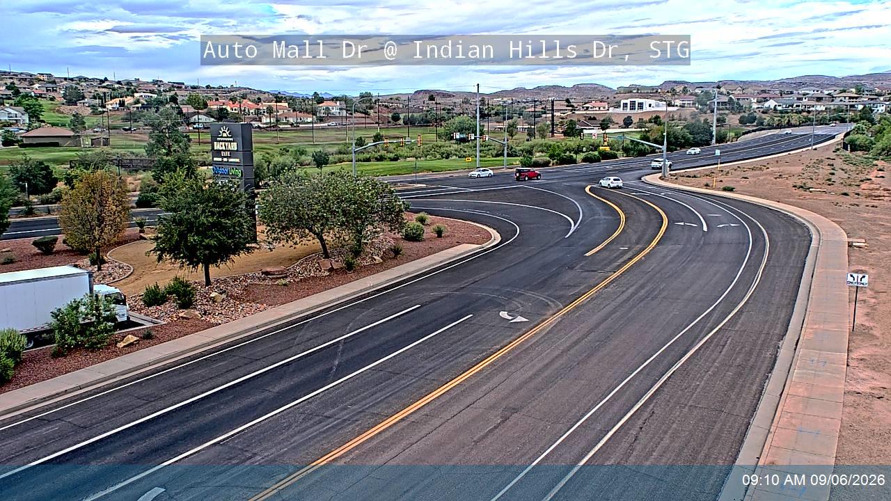 Auto Mall Dr @ Indian Hills Dr, STG live camera view